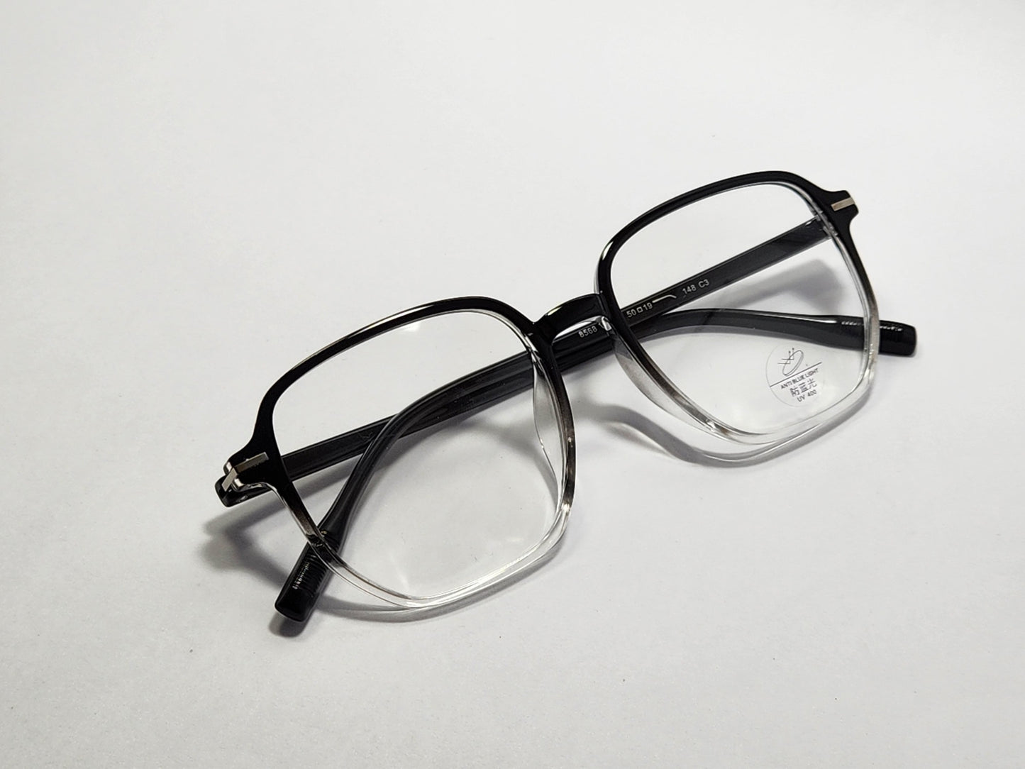 Monochrome Magic – Black & White Polygon Frames (ET-OP07)