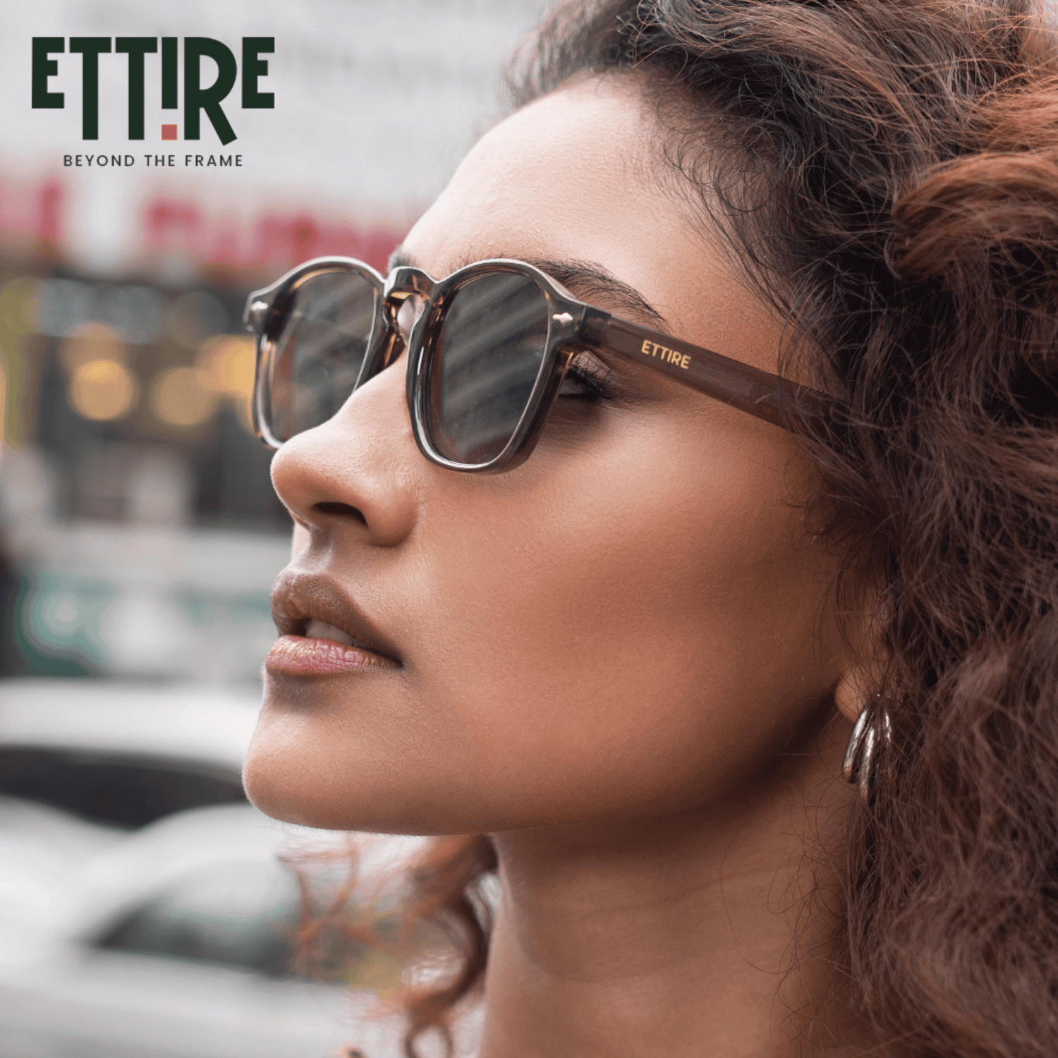 WOMAN'S SUNGLASSES